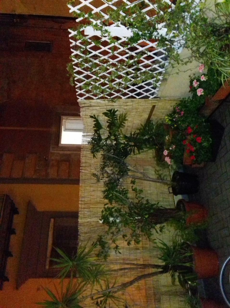 La Terrazza Di Dante Bed and Breakfast Nápoles Exterior foto