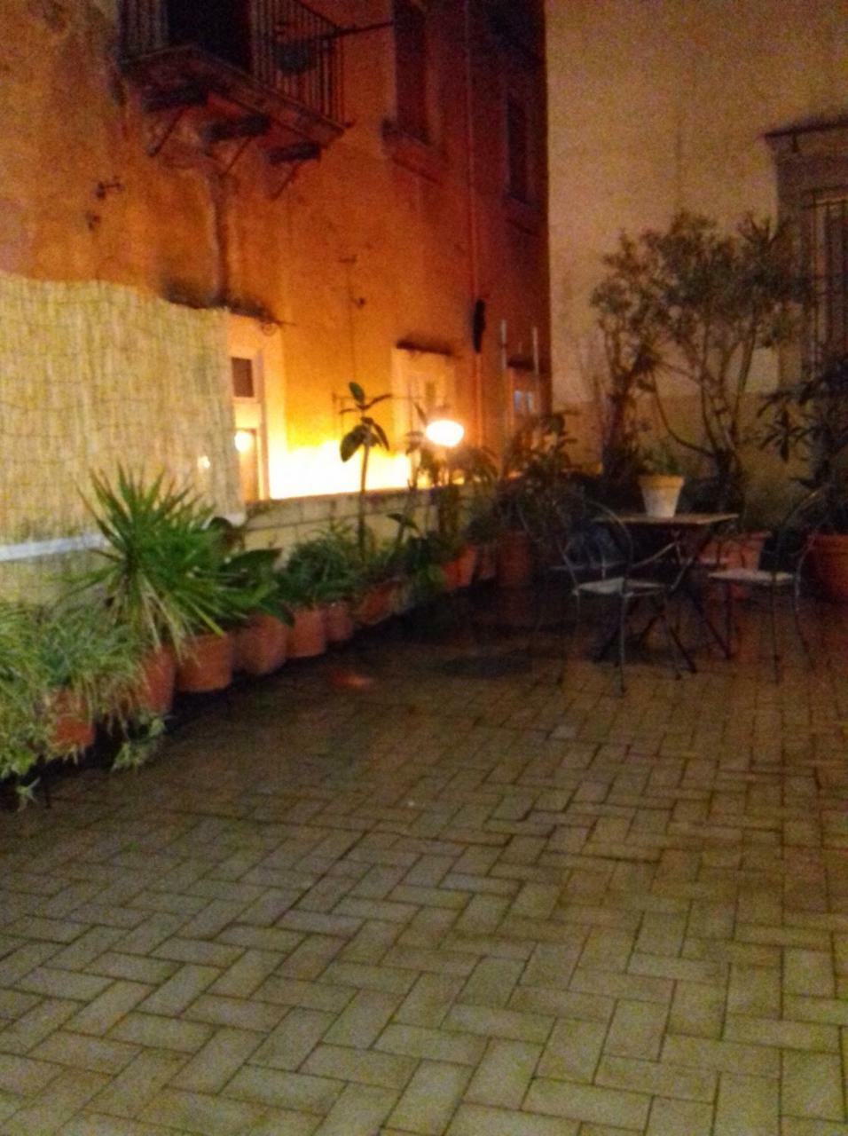 La Terrazza Di Dante Bed and Breakfast Nápoles Exterior foto